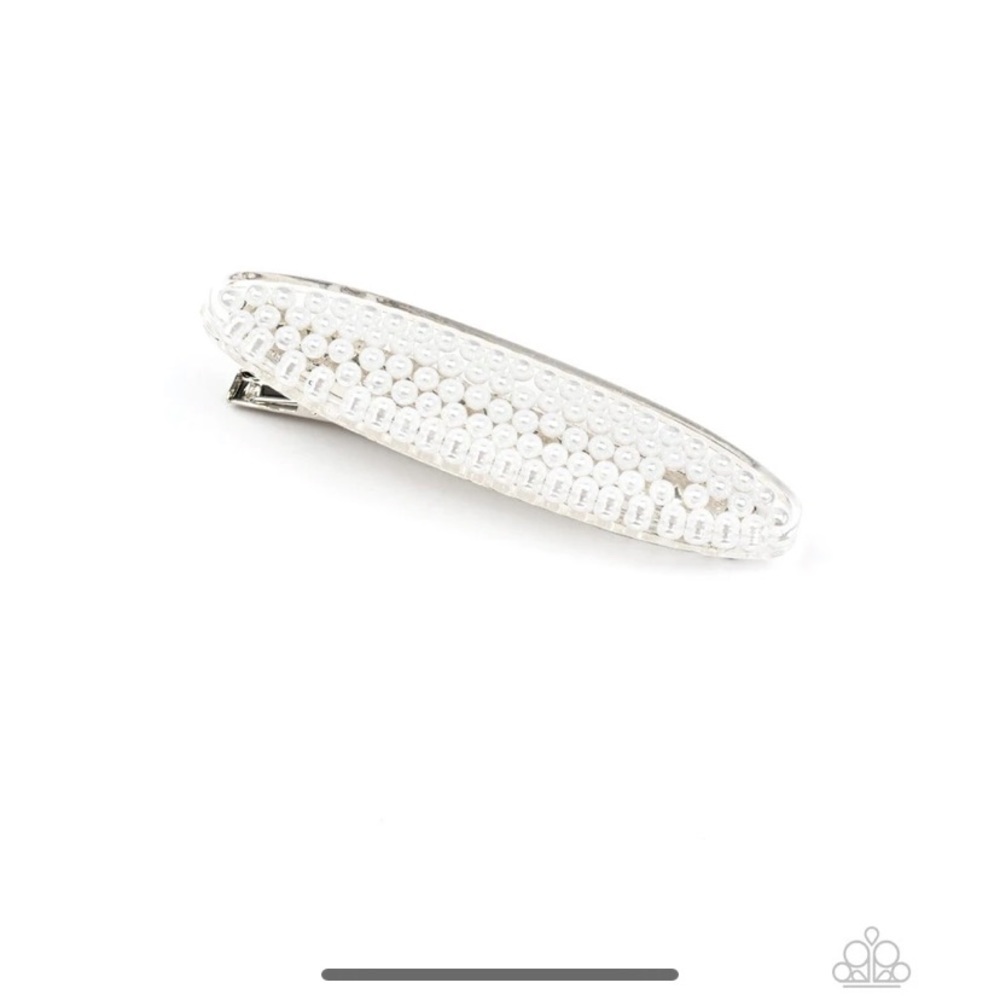 Pearl Pizzaz - White hair clip NWT